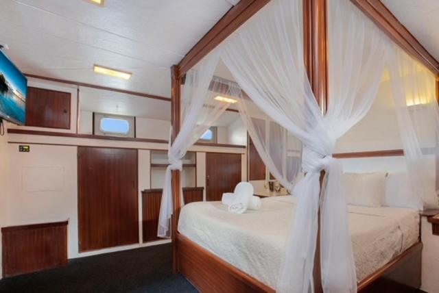 Charming Boat In Barcelona - Perfect Getaway Hotel Sant Adria de Besos Luaran gambar