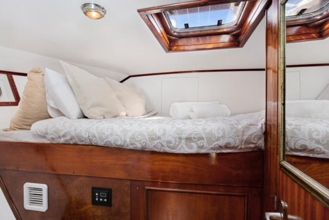 Charming Boat In Barcelona - Perfect Getaway Hotel Sant Adria de Besos Luaran gambar