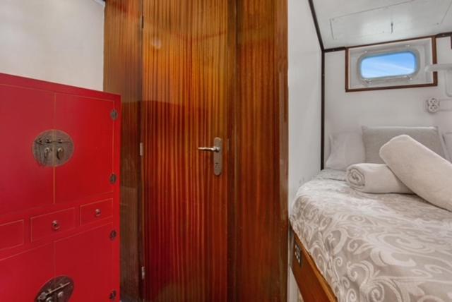 Charming Boat In Barcelona - Perfect Getaway Hotel Sant Adria de Besos Luaran gambar